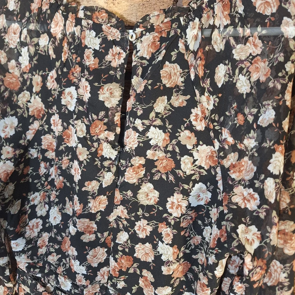Fab'rik Small Black Floral Long Sleeve Ruched Dress - Picture 6 of 8